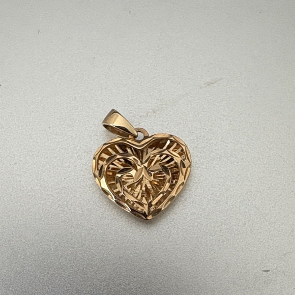Intricate Gold Heart Necklace - Picture 2 of 4